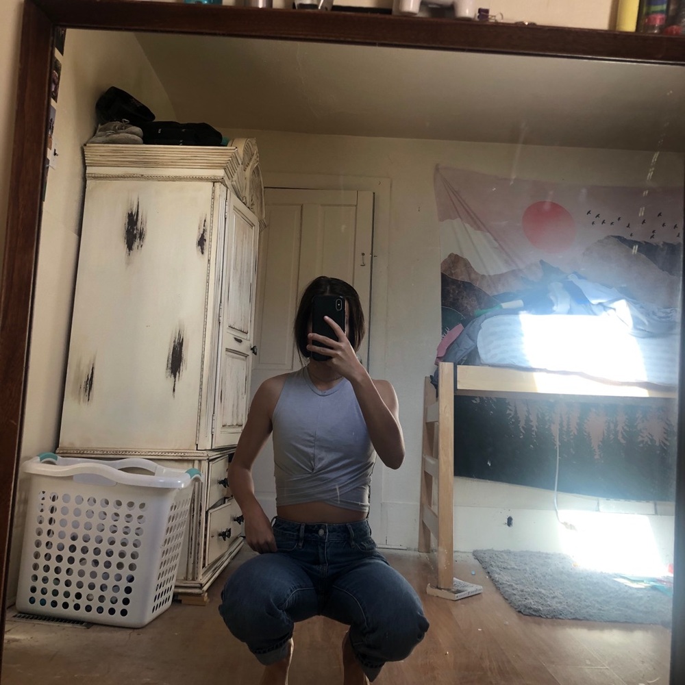 grey joy lab twist front crop